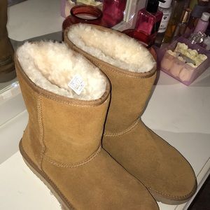 UGG koolaburra boots women’s